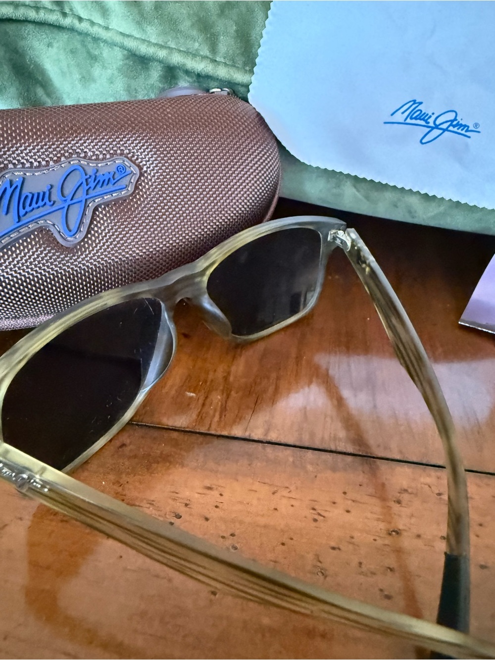 Maui Jim Green Mirrored Sunglasses with Olive-Stripe Fade Frame Unisex - Picture 2 of 5